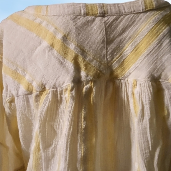 VTG Free People Gauze button top - Picture 5 of 8